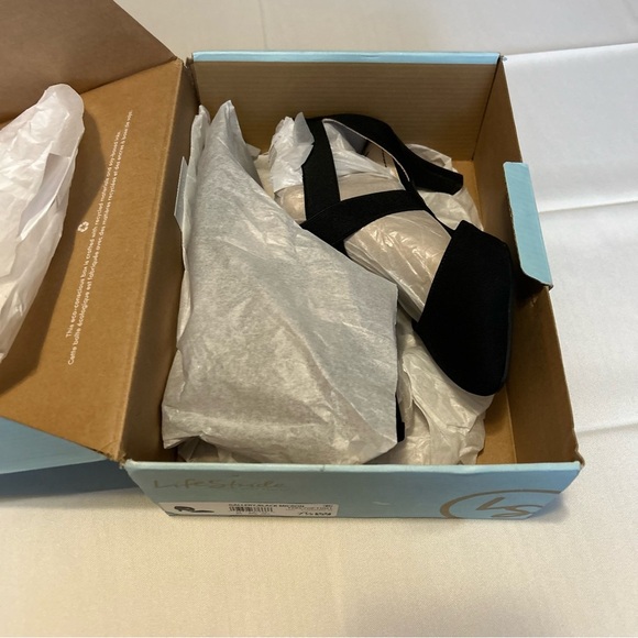 NEW Life Stride Gallery Womens Comfort Insole Almond Toe Pumps Black Size 7.5W - Picture 6 of 8